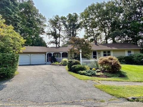 3 Sandy Glen Dr, Holden, MA 01520 photo 1