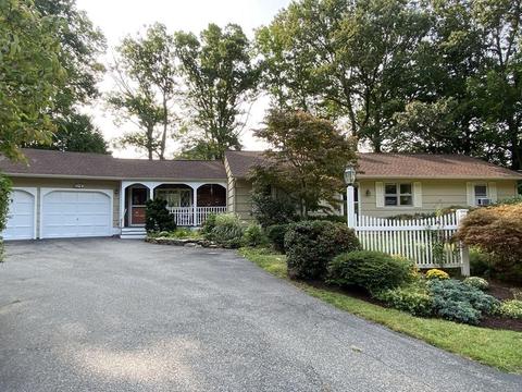3 Sandy Glen Dr, Holden, MA 01520 photo 2
