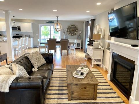 312 Sprague St, Fall River, MA 02724 photo 3