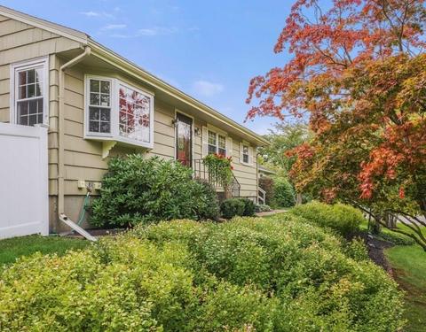 1 Autumn Cir, Canton, MA 02021 photo 3