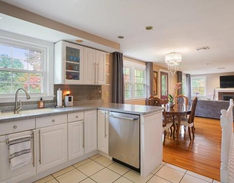1 Autumn Cir, Canton, MA 02021 photo 9