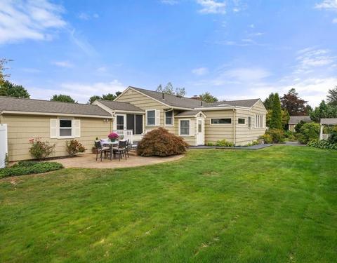 1 Autumn Cir, Canton, MA 02021 photo 1