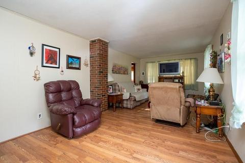 630 Britton St, Chicopee, MA 01020 photo 8