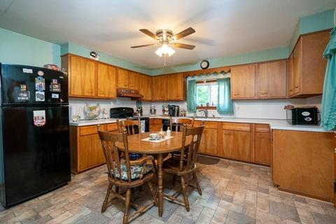630 Britton St, Chicopee, MA 01020 photo 3