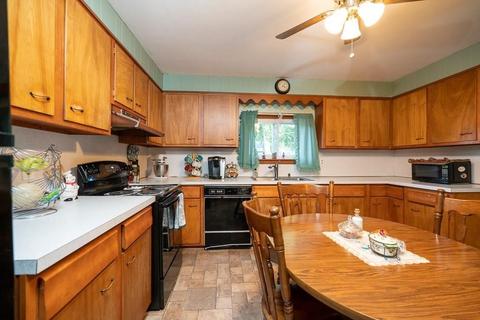 630 Britton St, Chicopee, MA 01020 photo 4