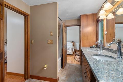 10 Pine Needle Rd, Mendon, MA 01756 photo 8