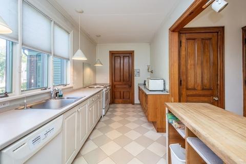 2 Capron St, Uxbridge, MA 01569 photo 5