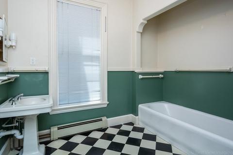 2 Capron St, Uxbridge, MA 01569 photo 16