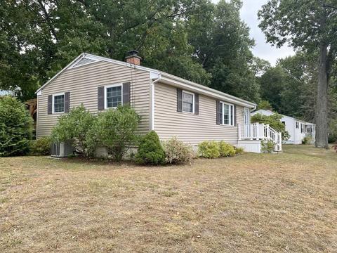 67 Regal St, Springfield, MA 01118 photo 2