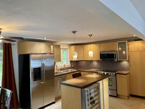 67 Regal St, Springfield, MA 01118 photo 3