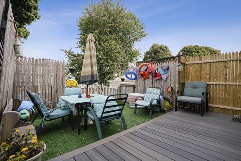 33 Adams Ave, Everett, MA 02149 photo 5