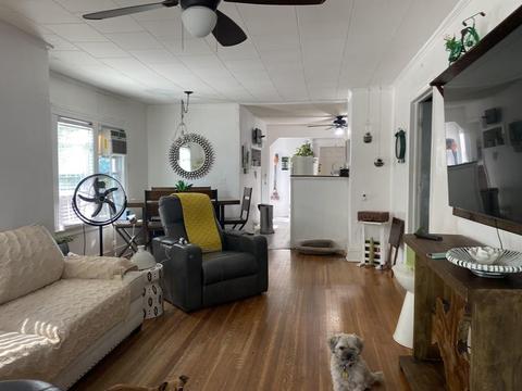 76 Barber St, Springfield, MA 01109 photo 4