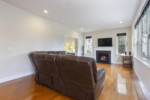 10 Blueberry Ln, Upton, MA 01568 photo 7