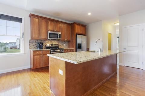10 Blueberry Ln, Upton, MA 01568 photo 4