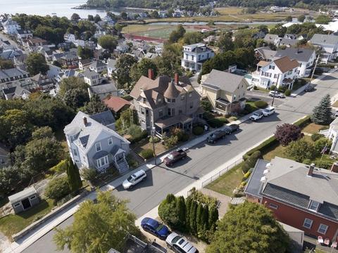 32 Beacon St, Gloucester, MA 01930 photo 2