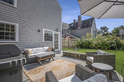 2 Pond St, Marblehead, MA 01945 photo 6