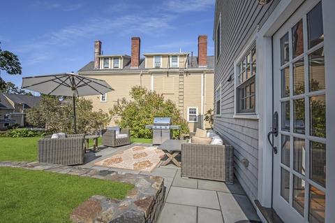 2 Pond St, Marblehead, MA 01945 photo 4