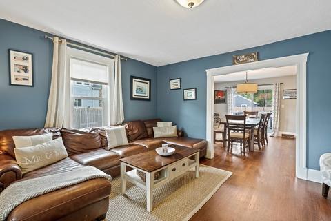 10 Everett St, Stoneham, MA 02180 photo 6