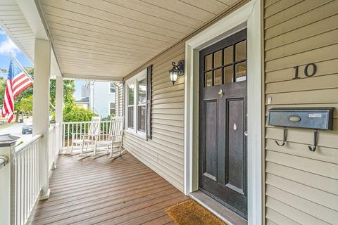 10 Everett St, Stoneham, MA 02180 photo 4