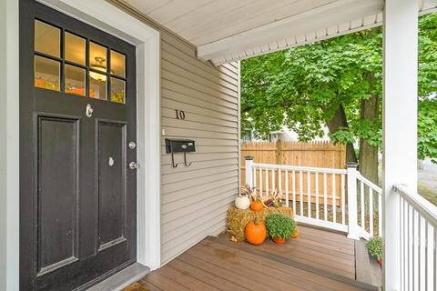 10 Everett St, Stoneham, MA 02180 photo 3