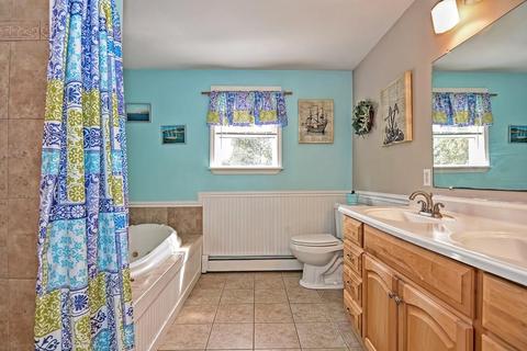 29 Denver Ave, Warren, RI 02885 photo 18