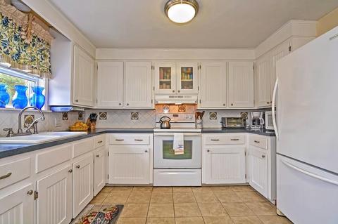 29 Denver Ave, Warren, RI 02885 photo 13