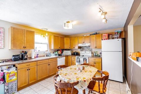 32 Blodgett St, Springfield, MA 01108 photo 13