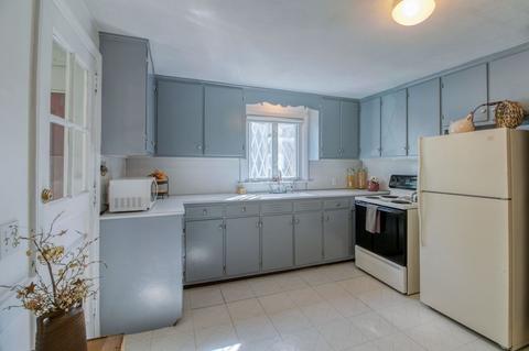 29 Harkness Ave, Springfield, MA 01118 photo 9