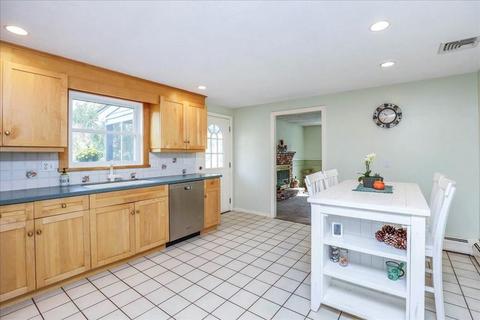 4 Fox Run Rd, Danvers, MA 01923 photo 4