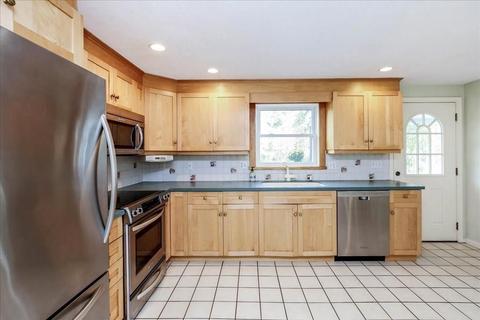 4 Fox Run Rd, Danvers, MA 01923 photo 3