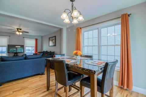 47 Laurence St, Springfield, MA 01104 photo 9