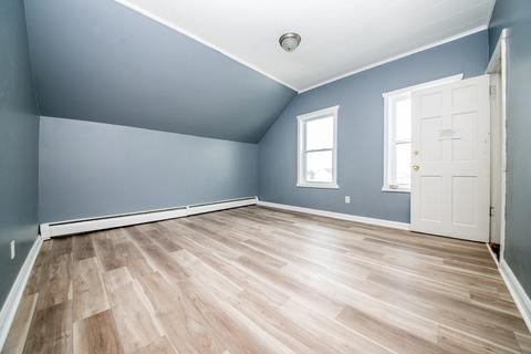 912 Plymouth Ave, Fall River, MA 02721 photo 4