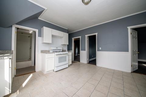912 Plymouth Ave, Fall River, MA 02721 photo 7