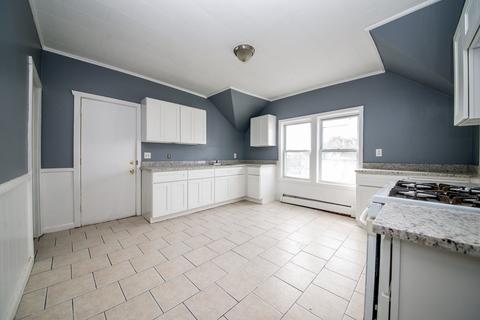 912 Plymouth Ave, Fall River, MA 02721 photo 5