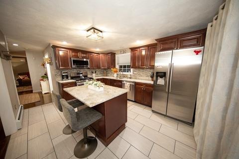 83 A St, Dracut, MA 01826 photo 11
