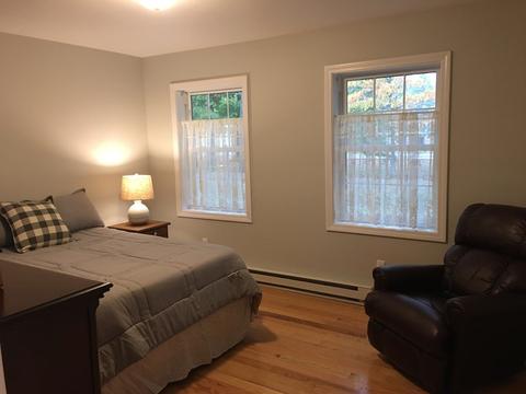 581 E River St, Orange, MA 01364 photo 4