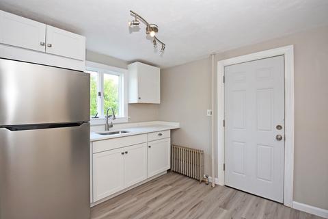 33 Marsh Ave, Worcester, MA 01605 photo 5