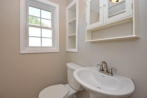 33 Marsh Ave, Worcester, MA 01605 photo 16