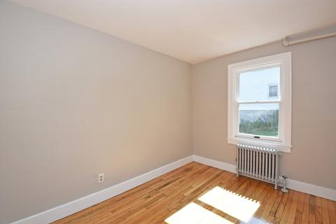 33 Marsh Ave, Worcester, MA 01605 photo 12