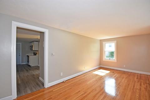 33 Marsh Ave, Worcester, MA 01605 photo 4