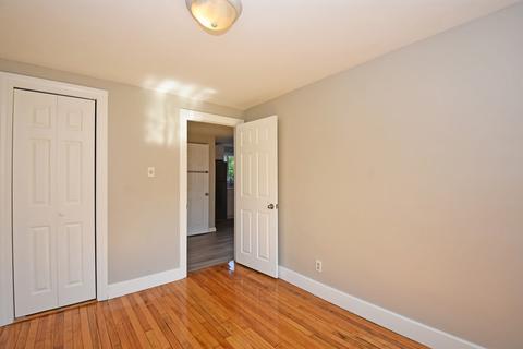 33 Marsh Ave, Worcester, MA 01605 photo 14