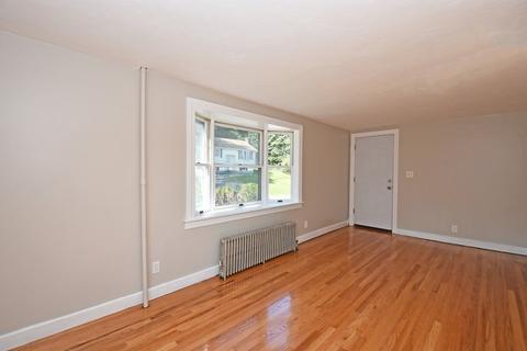 33 Marsh Ave, Worcester, MA 01605 photo 3