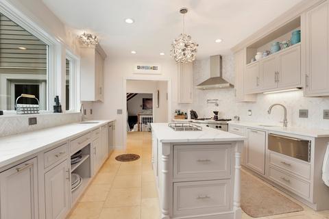 170 Whitman Rd, Needham, MA 02492 photo 9