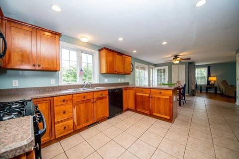 12 Maud Palmer Dr, Wareham, MA 02571 photo 8