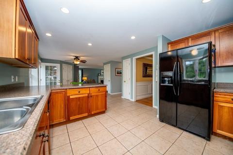 12 Maud Palmer Dr, Wareham, MA 02571 photo 11
