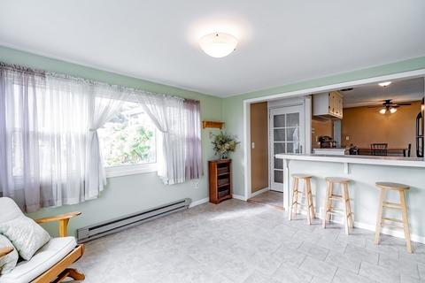 66 Acker Cir, Chicopee, MA 01013 photo 5