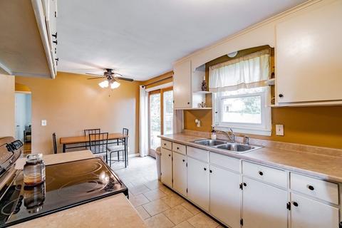 66 Acker Cir, Chicopee, MA 01013 photo 10