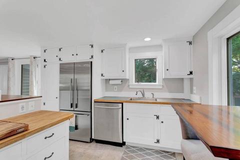 111 Pleasant St, Reading, MA 01867 photo 8