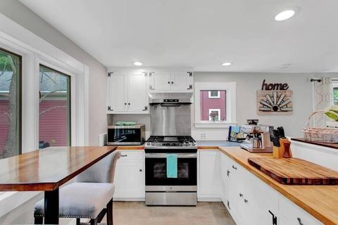 111 Pleasant St, Reading, MA 01867 photo 9