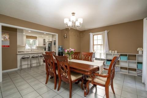131 Clement St, Springfield, MA 01118 photo 13